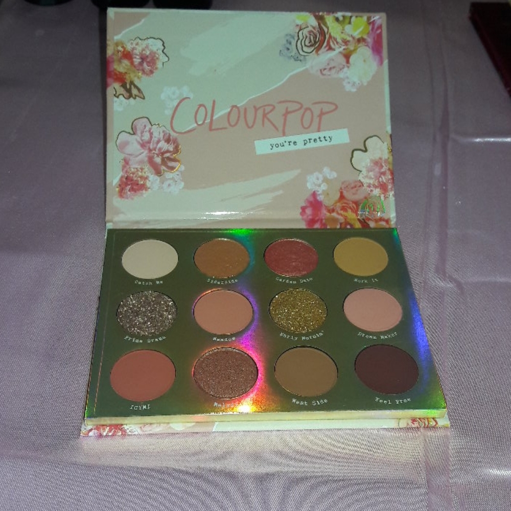 COLOUR POP - Picture 2 of 4